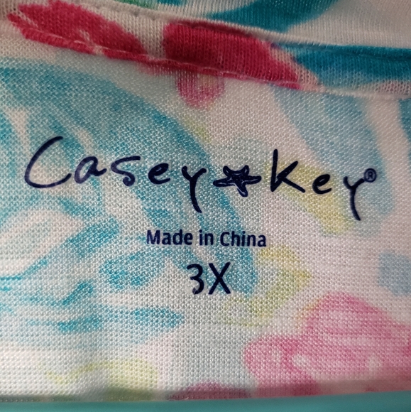 Floral Top - Picture 7 of 8